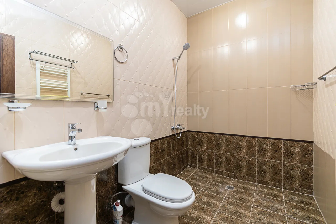 Купить 2 комнатную квартиру Пушкин ул, Центр Ереван, 160239