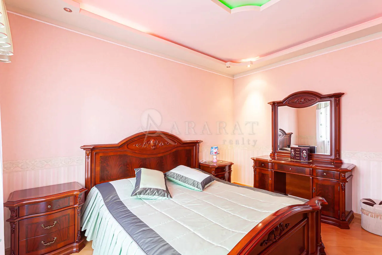 House for sale Pirumyans St, Davtachène Yerevan, 157262