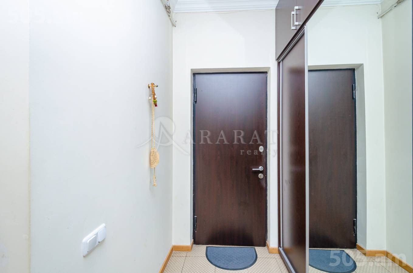 Купить 2 комнатную квартиру Ин ереванци ул, Центр Ереван, 152611