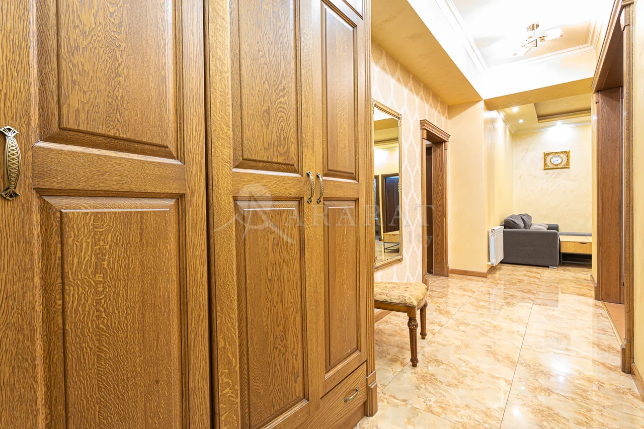 3 bedroom apartment for sale خیابان کومیتاس, عربگیر ایروان, 158242