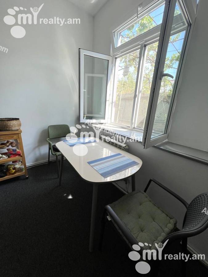 Купить дом Агюсагорцнер  ул, Центр Ереван, 153402