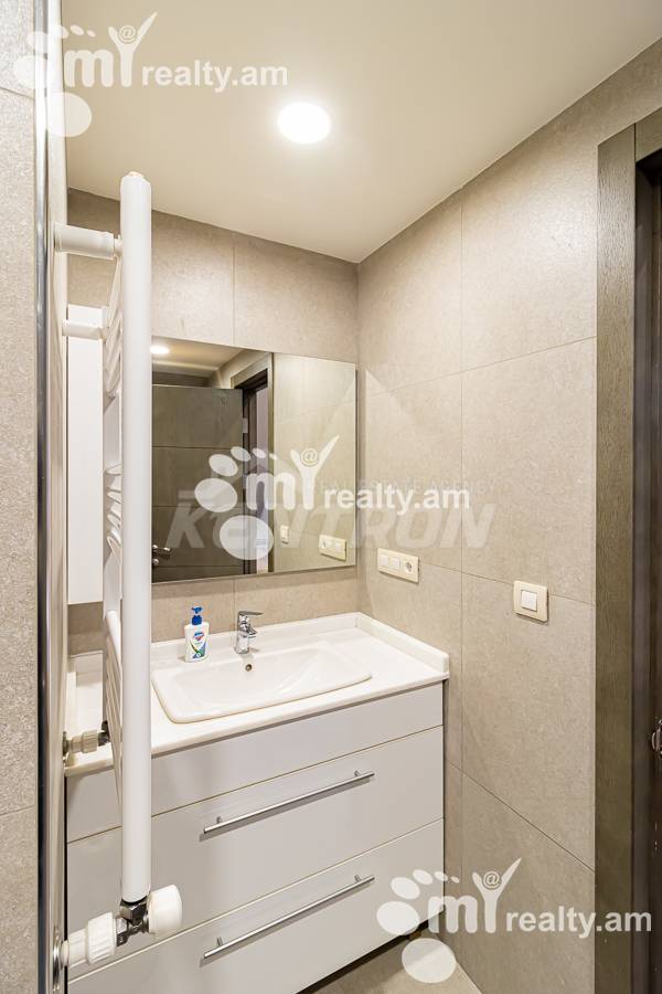 Купить 3 комнатную квартиру Антараин ул, Центр Ереван, 154426