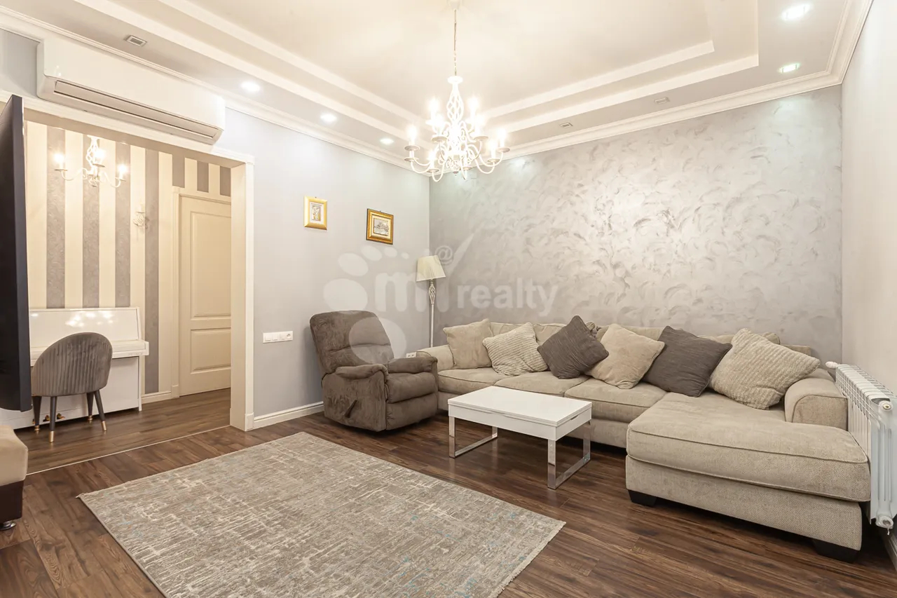 3 bedroom apartment for sale Mashtots Ave, Center Yerevan, 157546