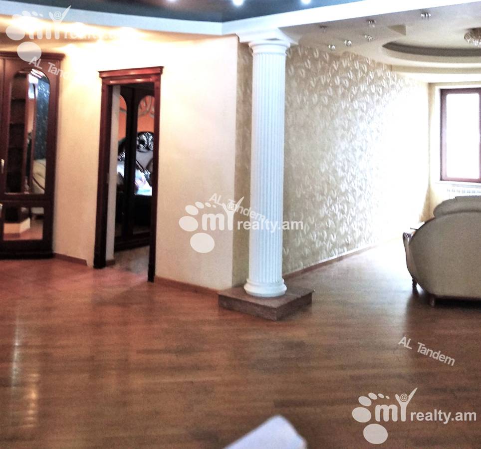 Купить 4 комнатную квартиру Саят-Нова пр, Центр Ереван, 125725