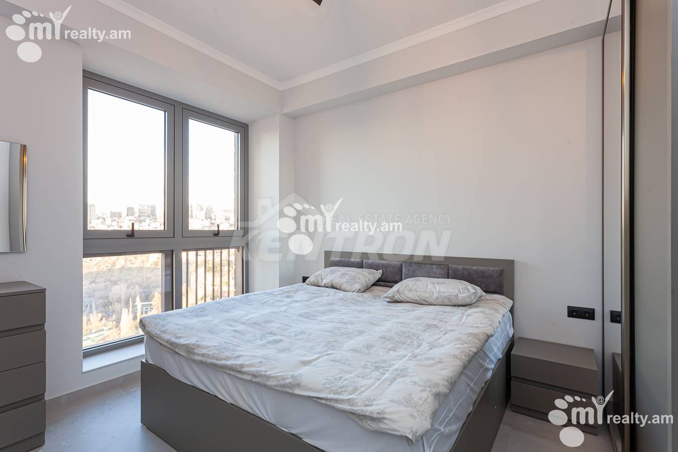 3 bedroom apartment for sale Paronyan St, Center Yerevan, 154421