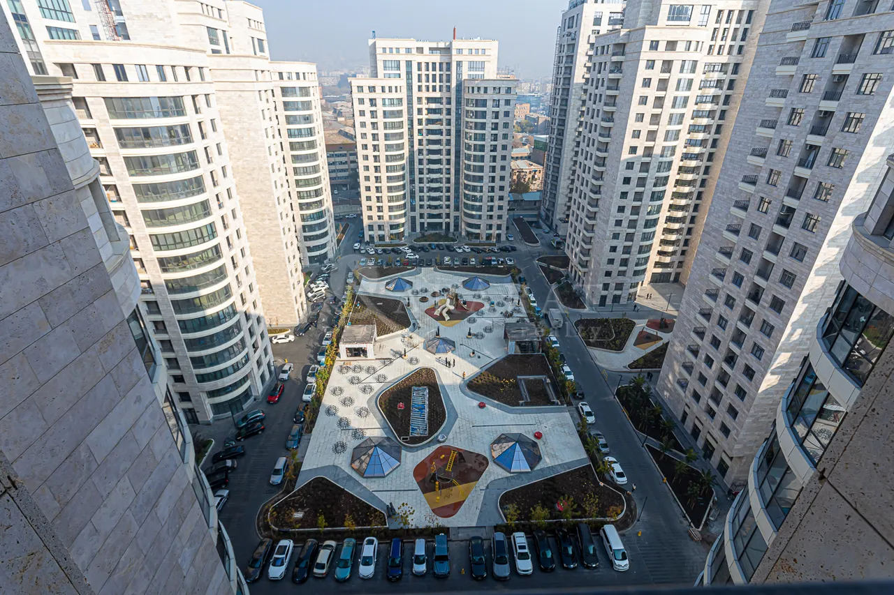 3 bedroom apartment for sale خیابان آرشاکونیاک, مرکز شهر ایروان, 157873