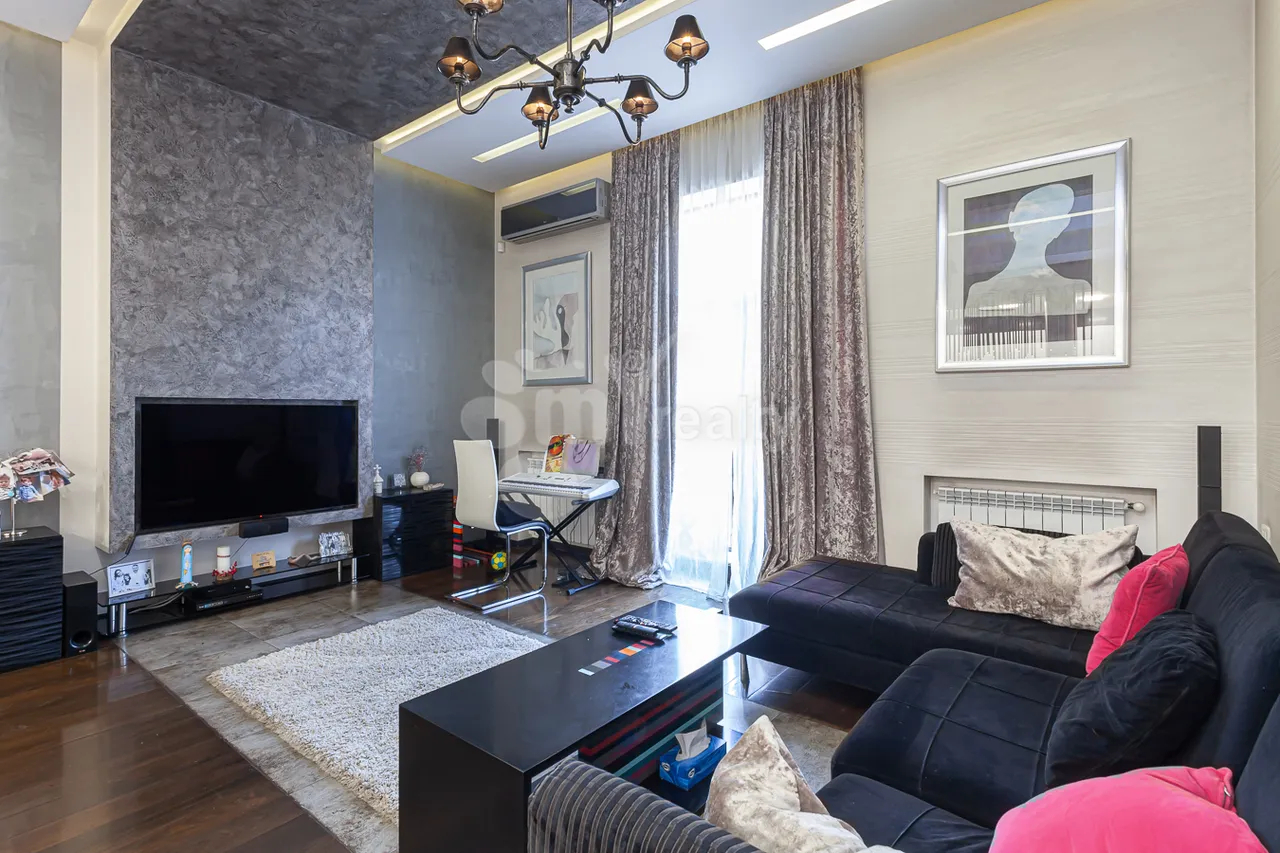 Купить 4 комнатную квартиру Маштоца пр, Центр Ереван, 158537