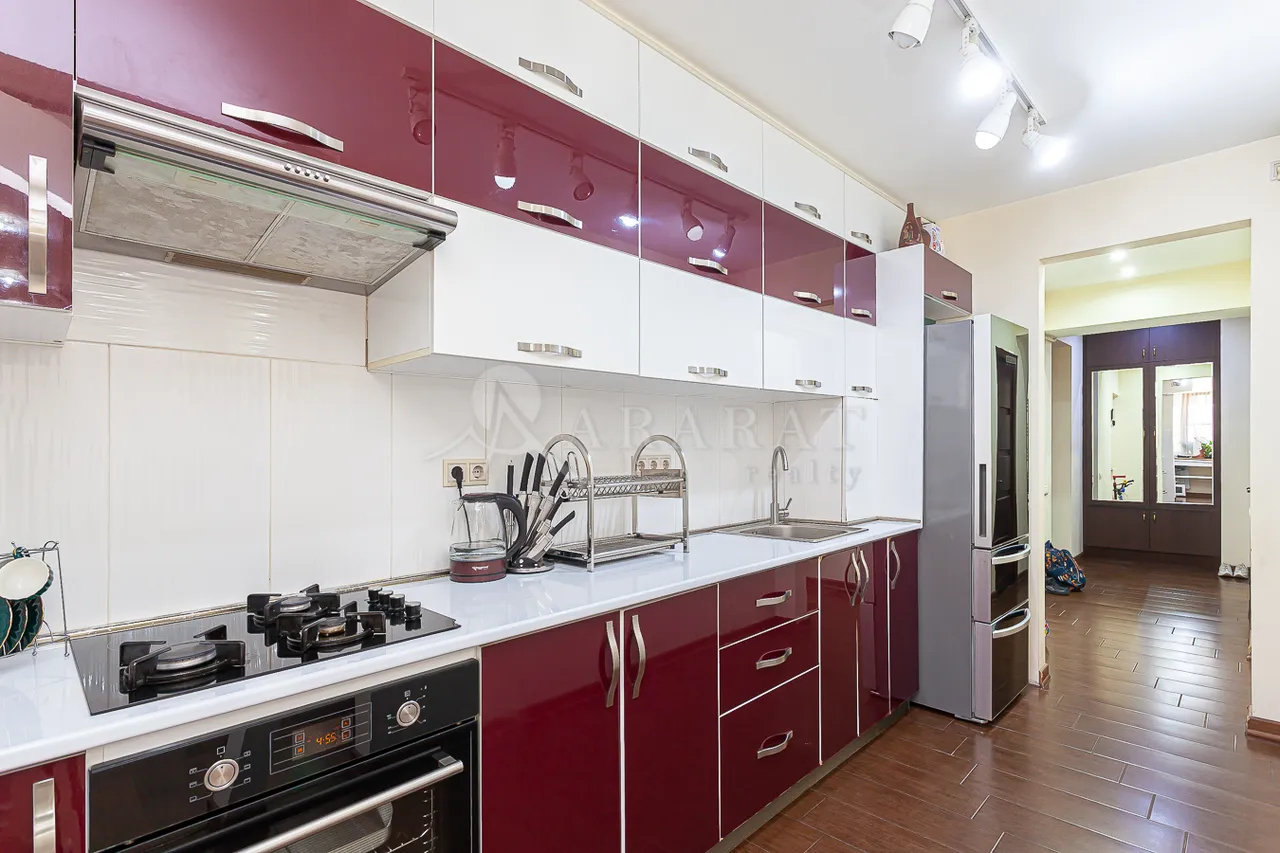 4 bedroom apartment for sale Nalbandyan St, Center Yerevan, 158810