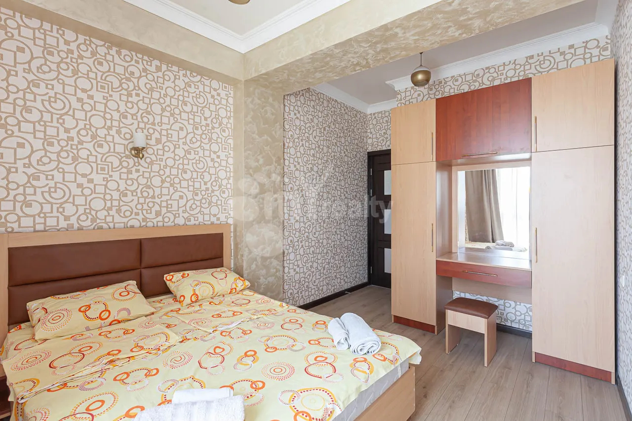3 bedroom apartment for rent Mashtots Ave, Center Yerevan, 158798
