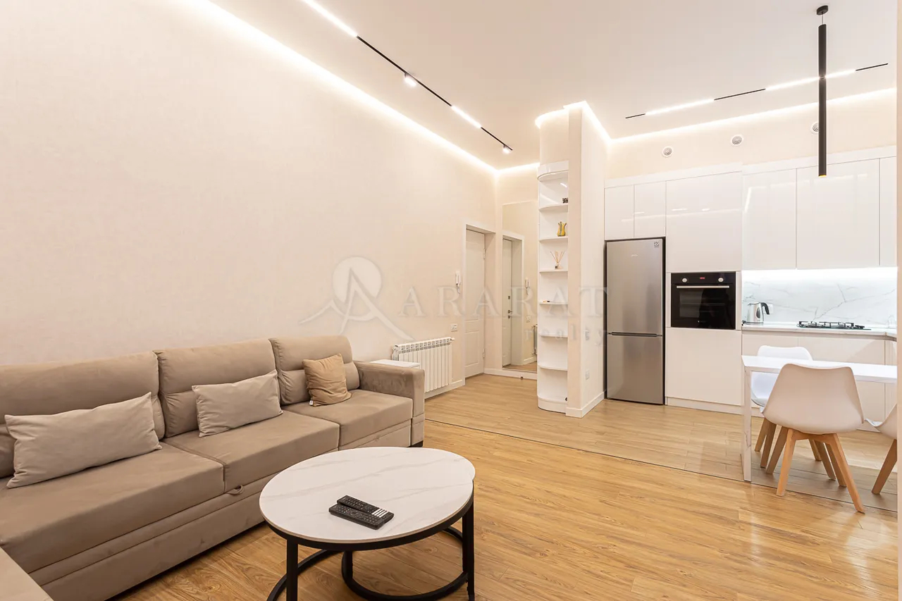 3 սենյականոց բնակարան  Արամի փող, Կենտրոն Երևան, 157226