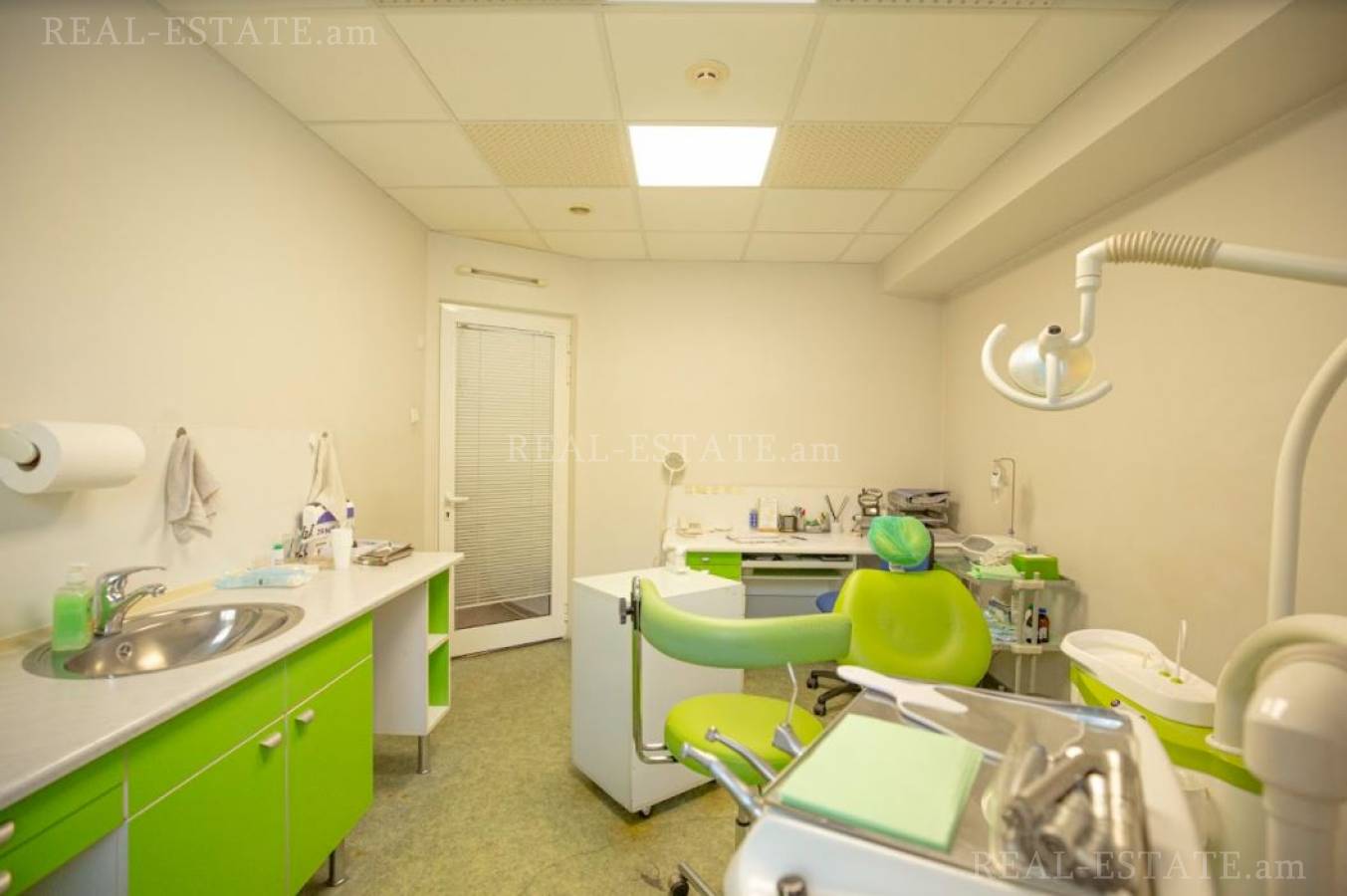 Կոմերցիոն տարածք  Ամիրյան փող, Կենտրոն Երևան, 113947