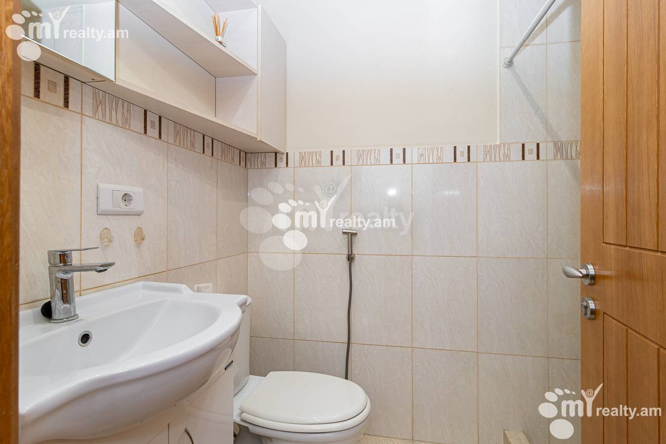 Купить 2 комнатную квартиру Антараин ул, Центр Ереван, 145080