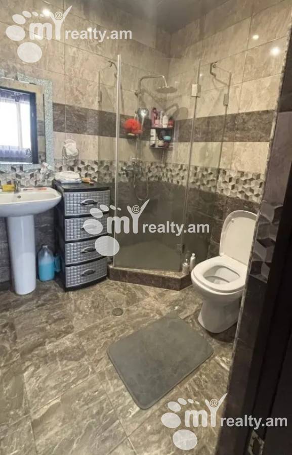 3 սենյականոց բնակարան  Ծարավ Աղբյուրի փող., Ավան Երևան, 160942