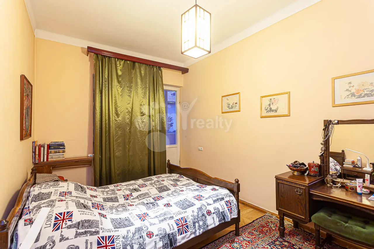 4 bedroom apartment for sale خیابان زاروبیان, مرکز شهر ایروان, 159861