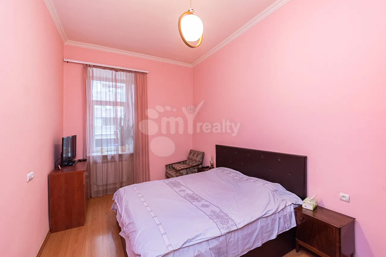 Купить 2 комнатную квартиру Амирян ул, Центр Ереван, 160240