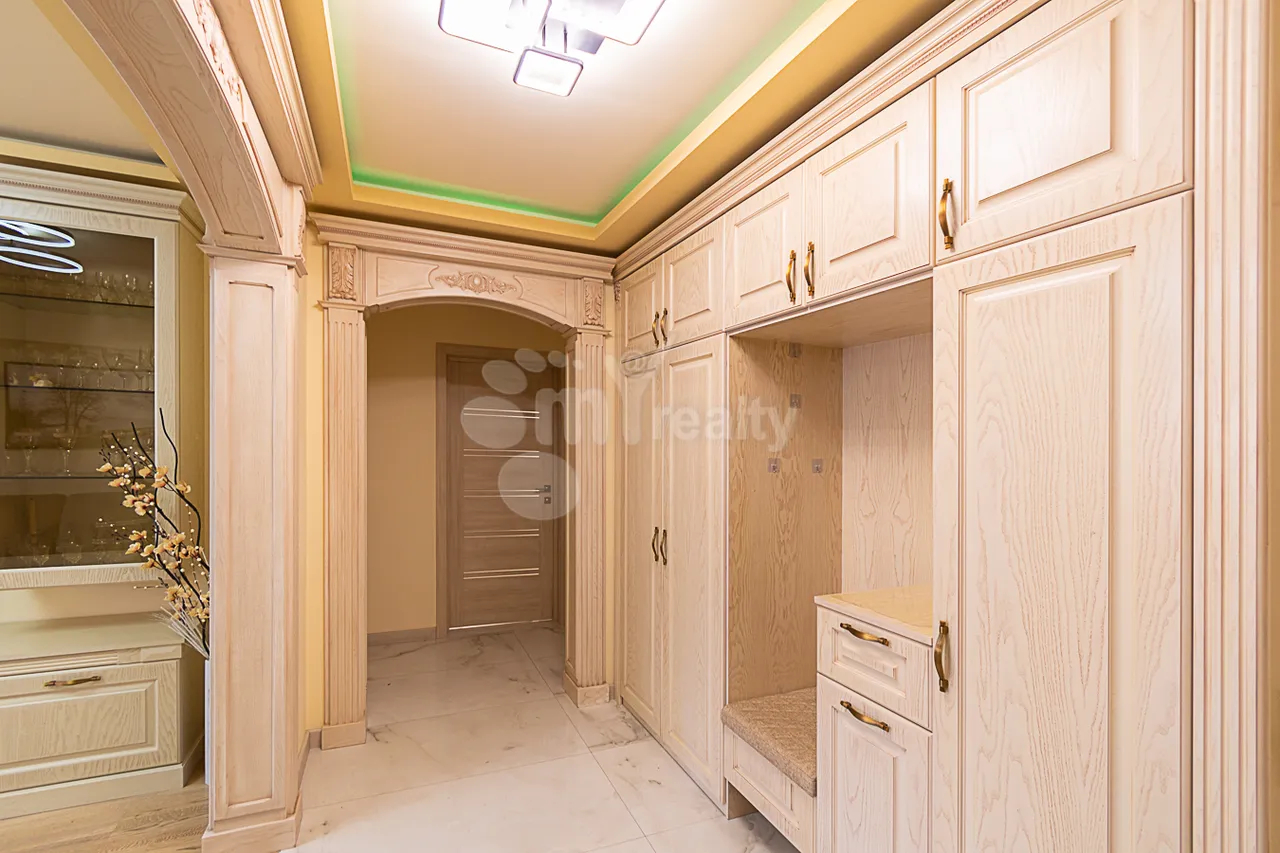 3 bedroom apartment for rent خیابان موسکوویان, مرکز شهر ایروان, 159374