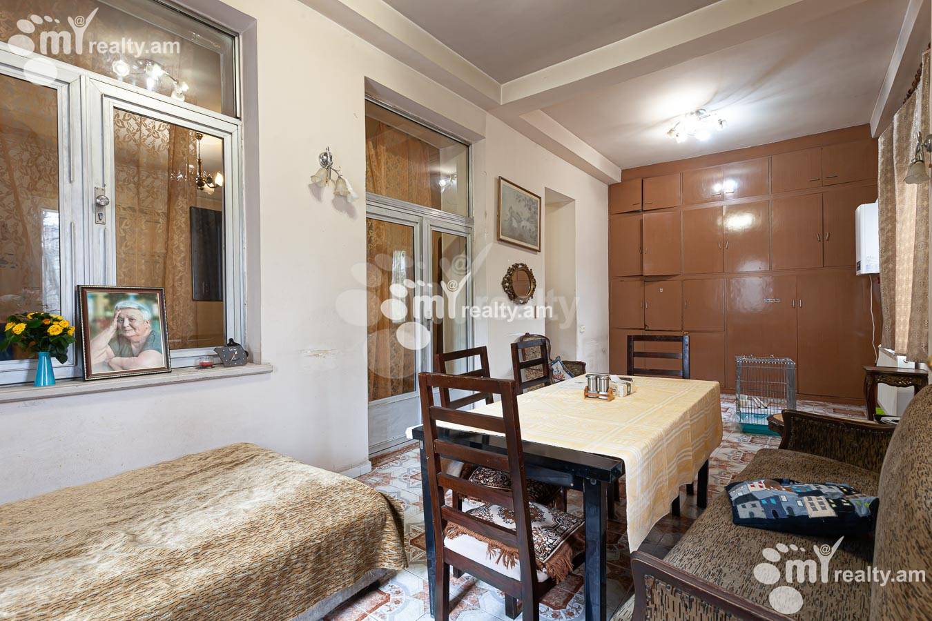 3 bedroom apartment for sale Tpagrichner St, Center Yerevan, 155196