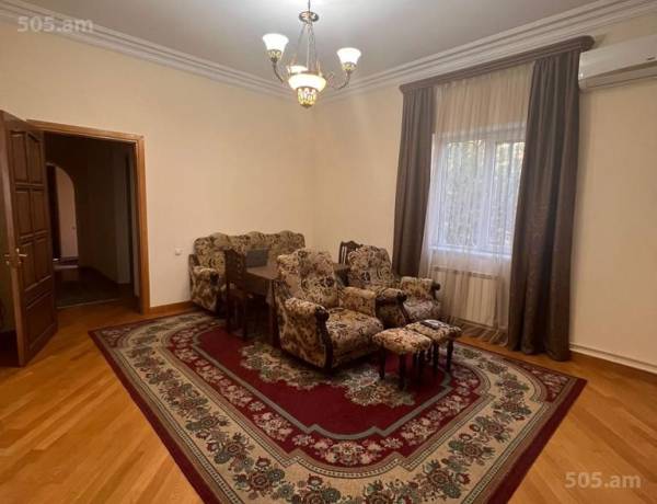 arandznatun-vardzakalutyun-Yerevan-Center