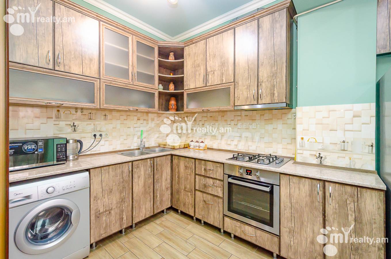 3 bedroom apartment for sale خیابان ابوویان, مرکز شهر ایروان, 109964