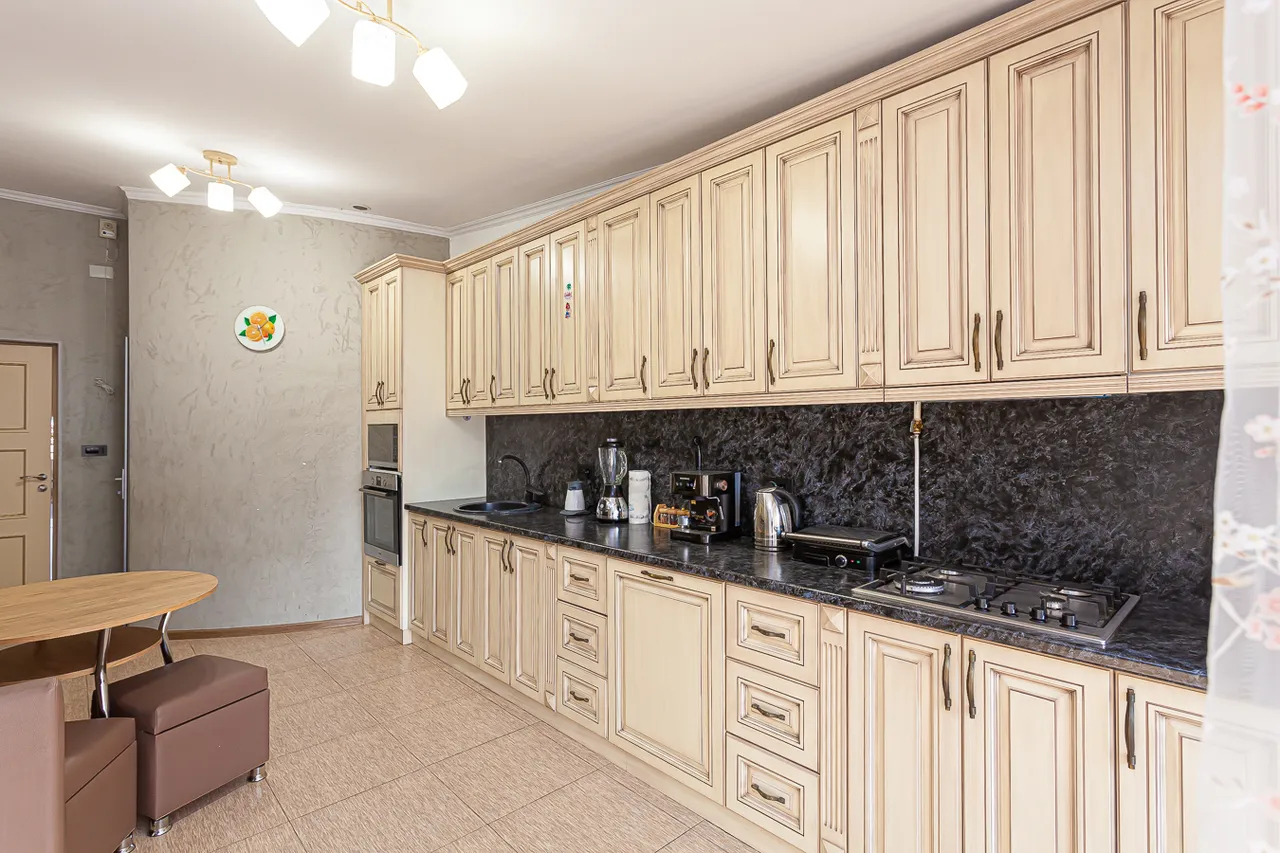 4 bedroom apartment for rent Yekmalyan St, Center Yerevan, 159757