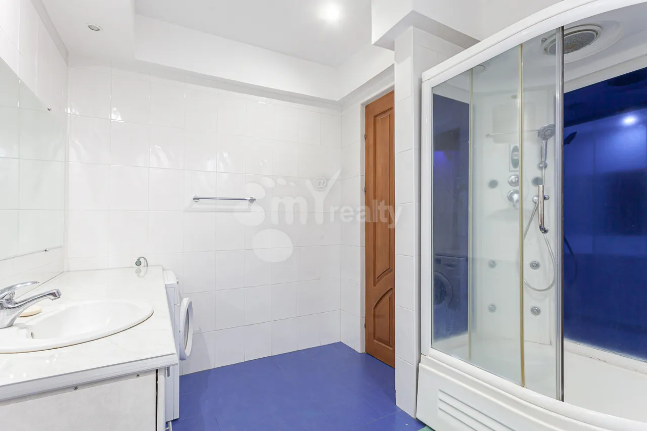 3 bedroom apartment for sale Northern(Hyusisayin)  Ave, Center Yerevan, 159098