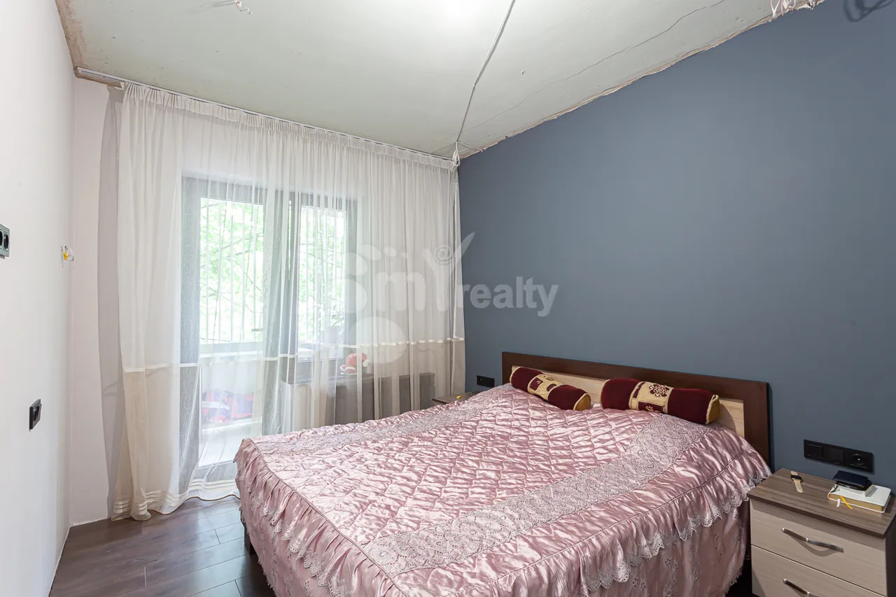 3 bedroom apartment for sale Aghbyur Serob St, Arabkir Yerevan, 160689