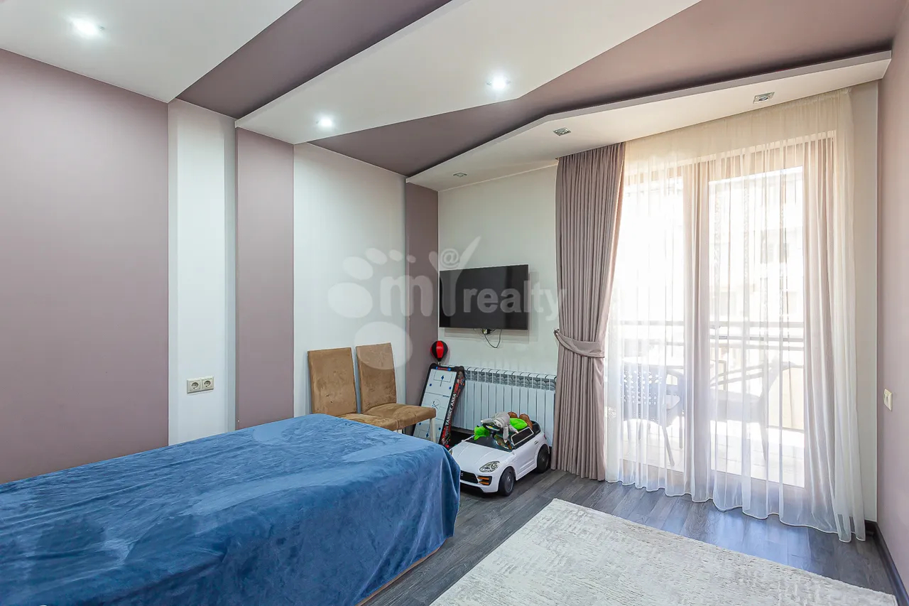 4 bedroom apartment for sale Nalbandyan St, Center Yerevan, 158811