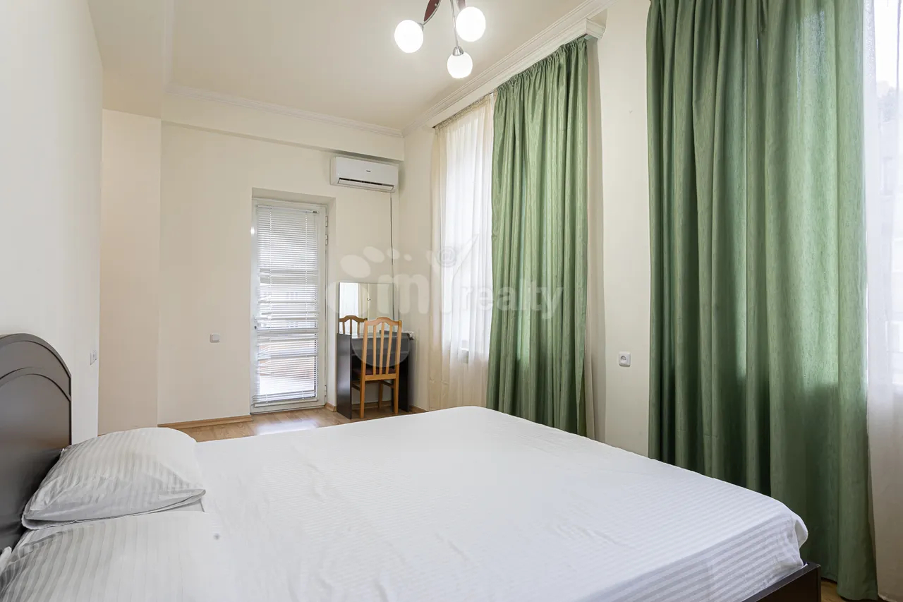 3 bedroom apartment for sale Northern(Hyusisayin)  Ave, Center Yerevan, 157972