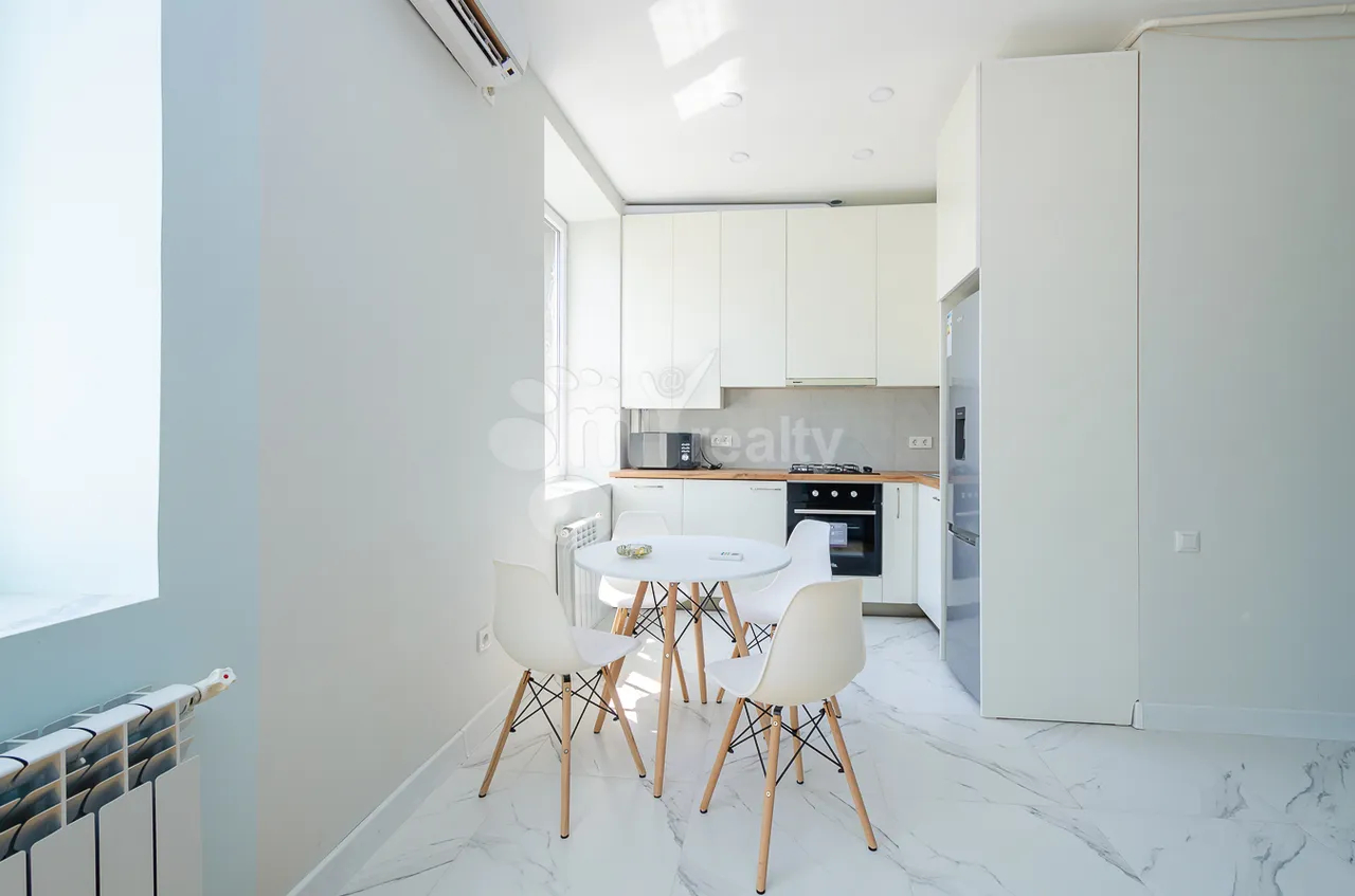 3 bedroom apartment for sale خیابان ساریان, مرکز شهر ایروان, 161625