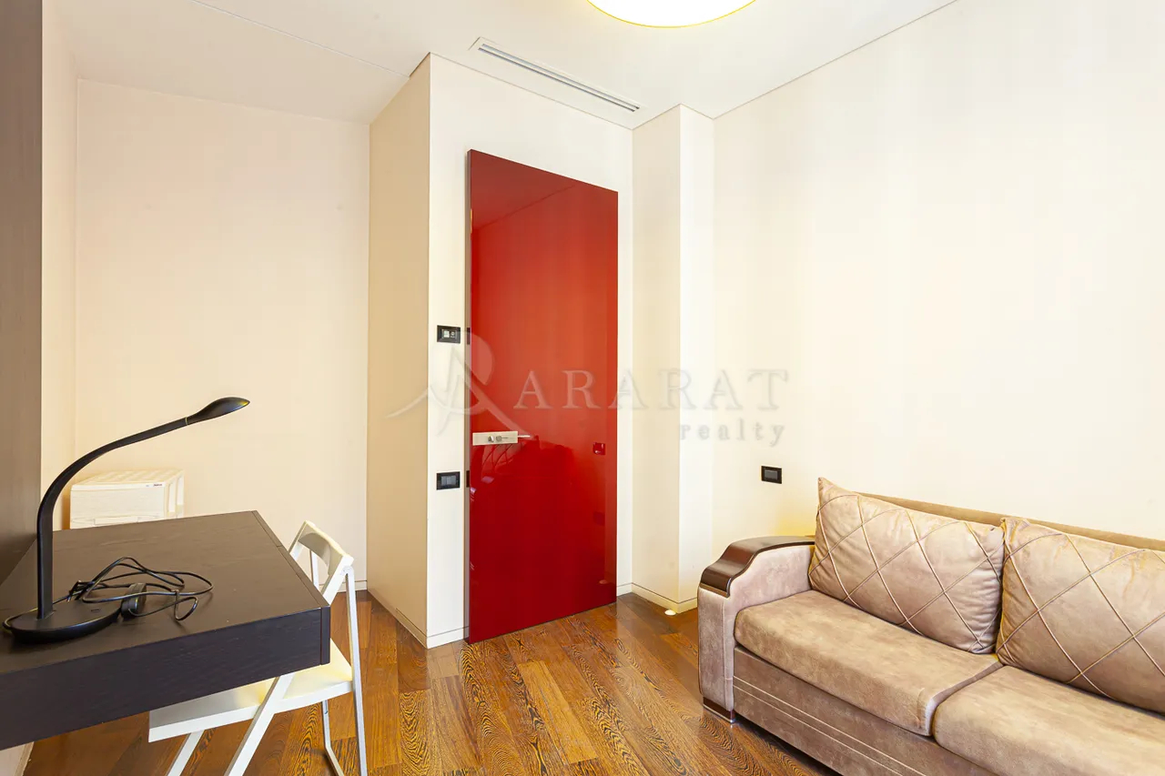 4 bedroom apartment for sale Northern(Hyusisayin)  Ave, Center Yerevan, 157216