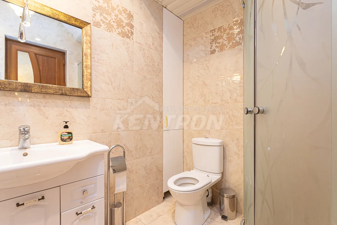 Снять 2 комнатную квартиру Арам ул, Центр Ереван, 159490