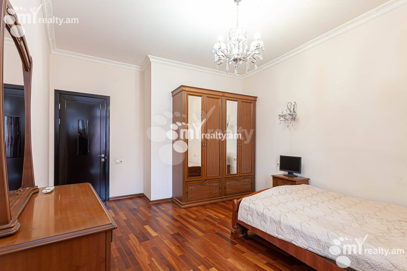 4 bedroom apartment for sale Dzorap St, Center Yerevan, 138781