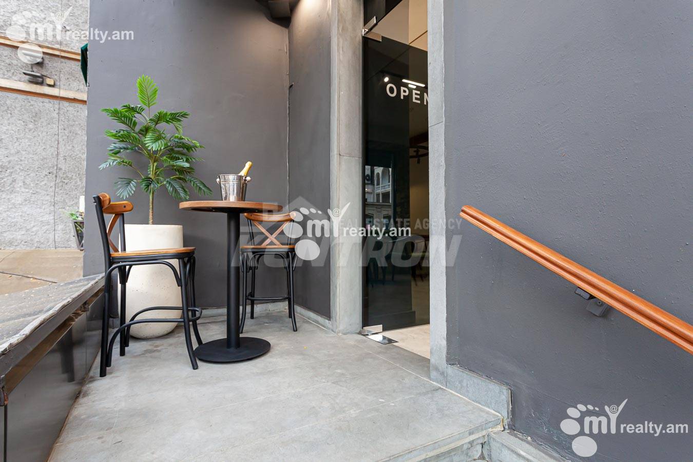 Commercial for rent خیابان ماشتوتس, مرکز شهر ایروان, 155187