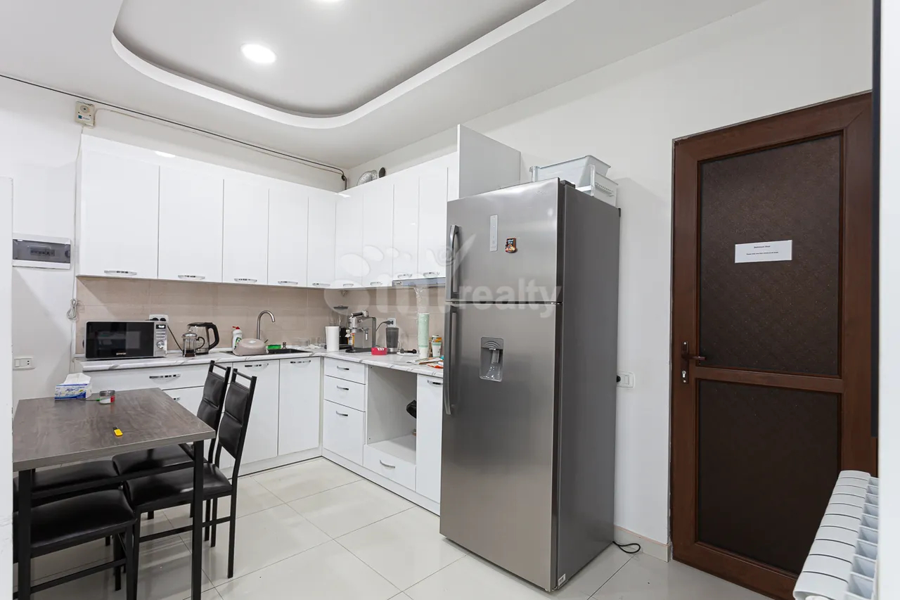 4 bedroom apartment for sale V.Vagharshyan St, Arabkir Yerevan, 161711