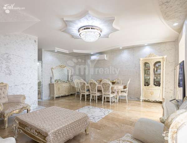 arandznatun-vacharq-Yerevan-Erebuni