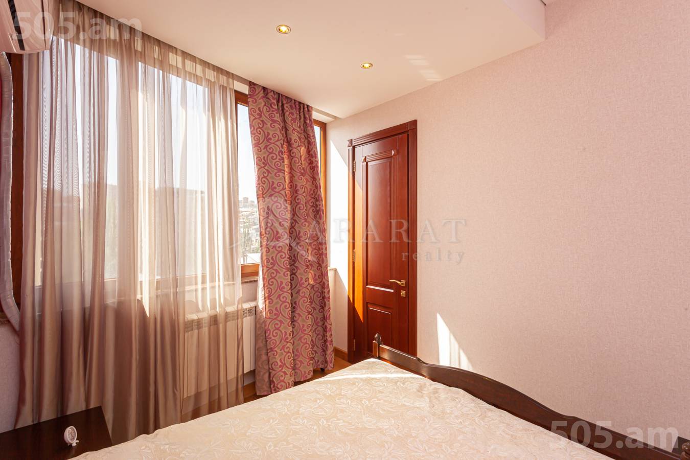 Снять 2 комнатную квартиру Маштоца пр, Центр Ереван, 150587