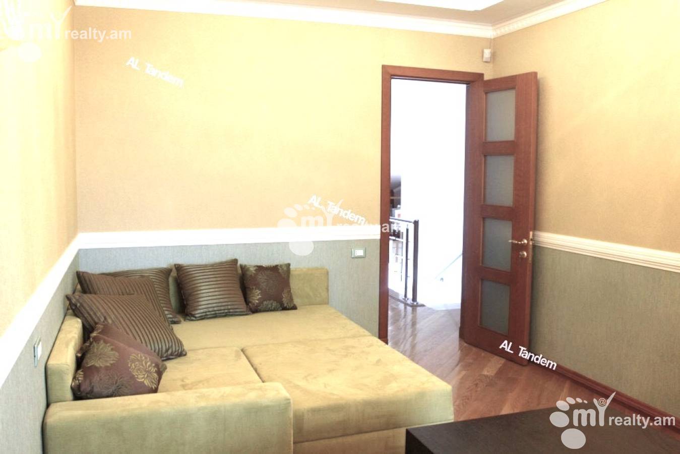 4 bedroom apartment for sale Rostom St, Center Yerevan, 148275