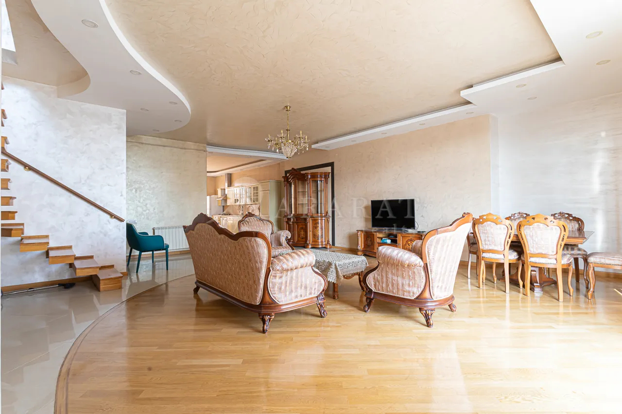 5 bedroom apartment for rent Spendiaryan St, Center Yerevan, 158572