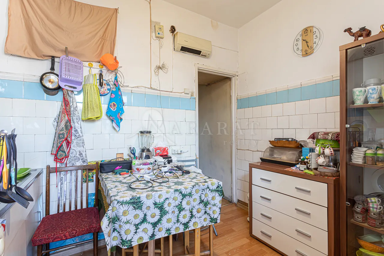 3 bedroom apartment for sale Nalbandyan St, Center Yerevan, 157229