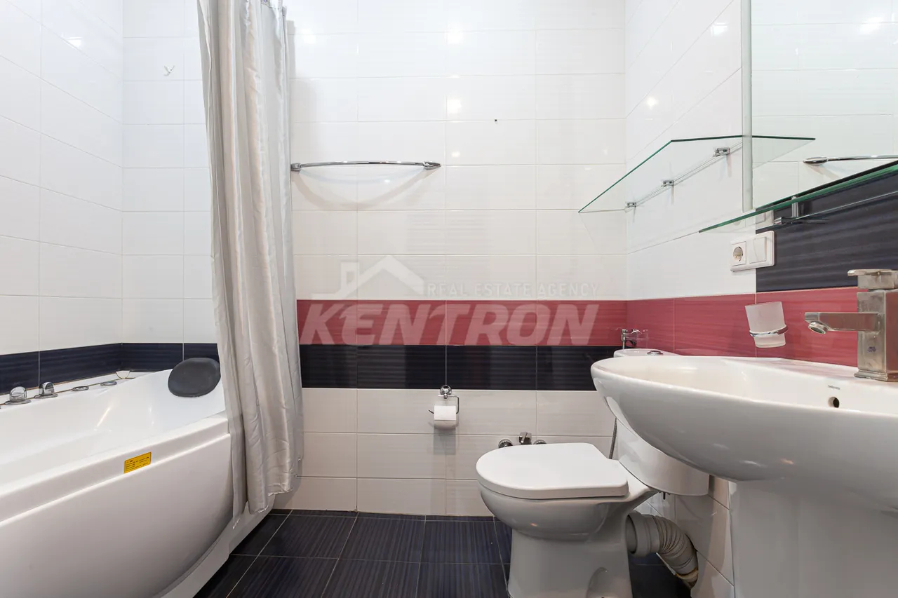 3 սենյականոց բնակարան  Ամիրյան փող, Կենտրոն Երևան, 158287