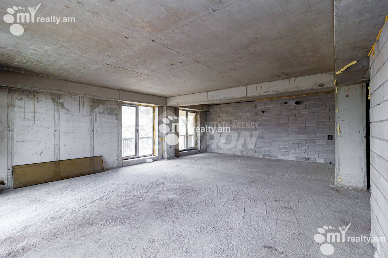 3 սենյականոց բնակարան  Պարոնյան փող, Կենտրոն Երևան, 151907