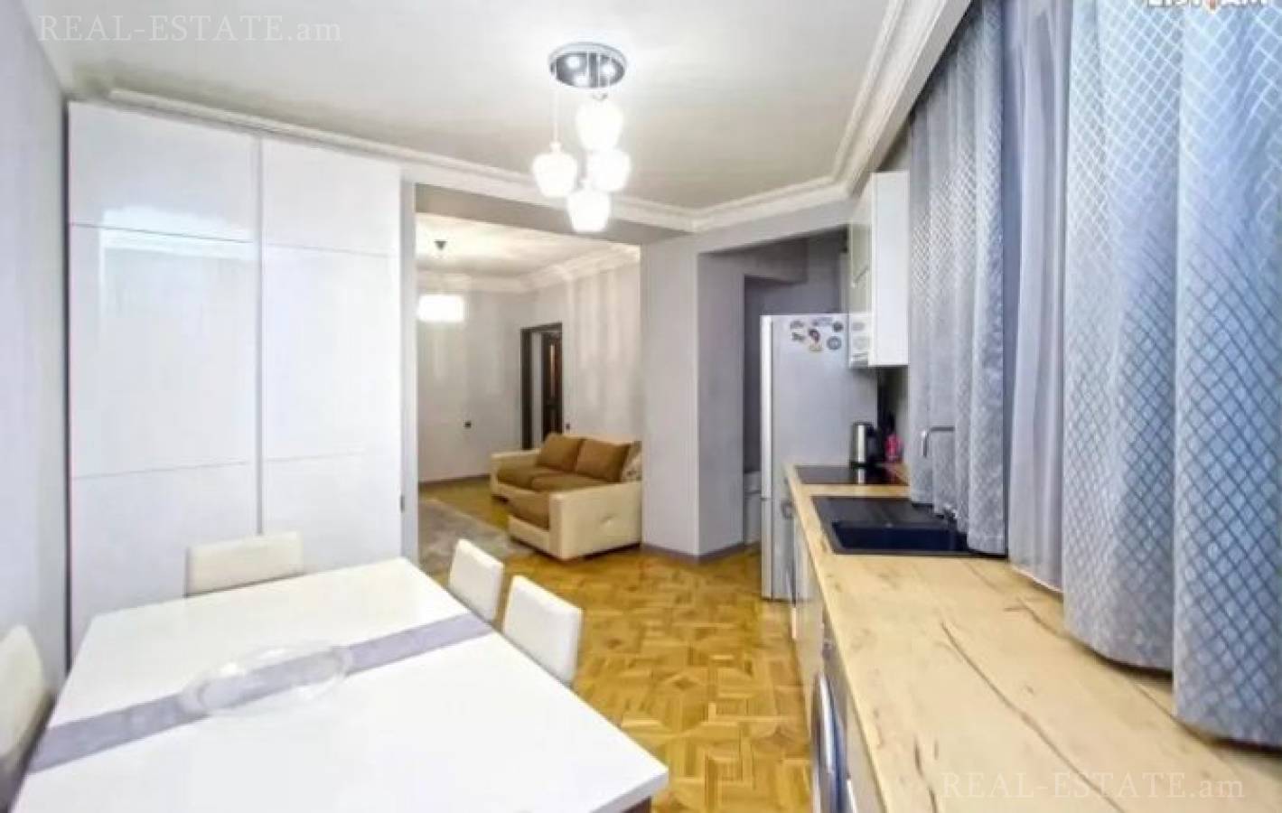 4 bedroom apartment for sale Sayat-Nova Ave, Center Yerevan, 136982