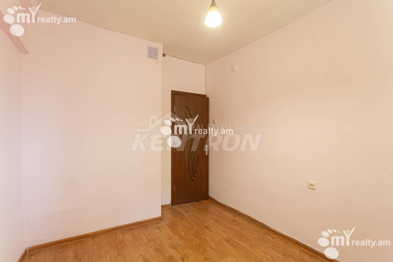3 bedroom apartment for rent Mashtots Ave, Center Yerevan, 152057