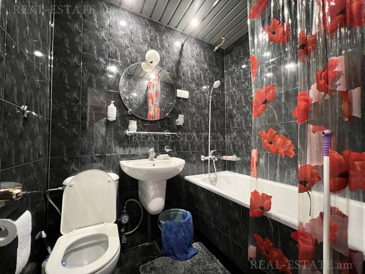 2 bedroom apartment for sale Zakyan St, Center Yerevan, 141356