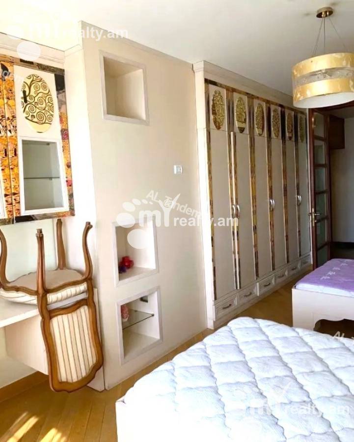 Купить 5 комнатную квартиру Чаренц ул, Центр Ереван, 142569