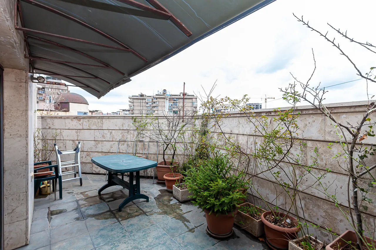 5 bedroom apartment for rent Teryan St, Center Yerevan, 158098