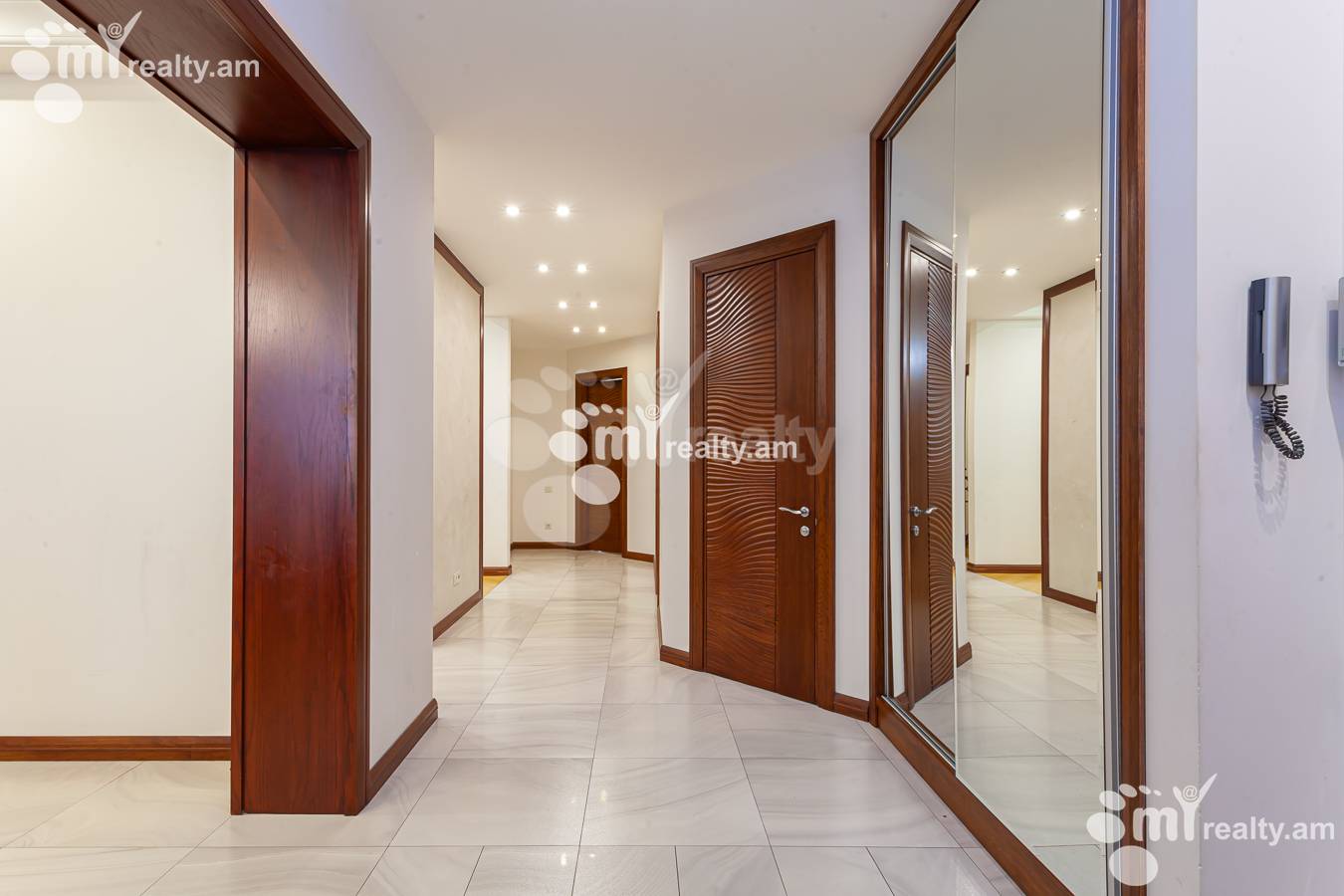 3 bedroom apartment for rent Yekmalyan St, Center Yerevan, 154623