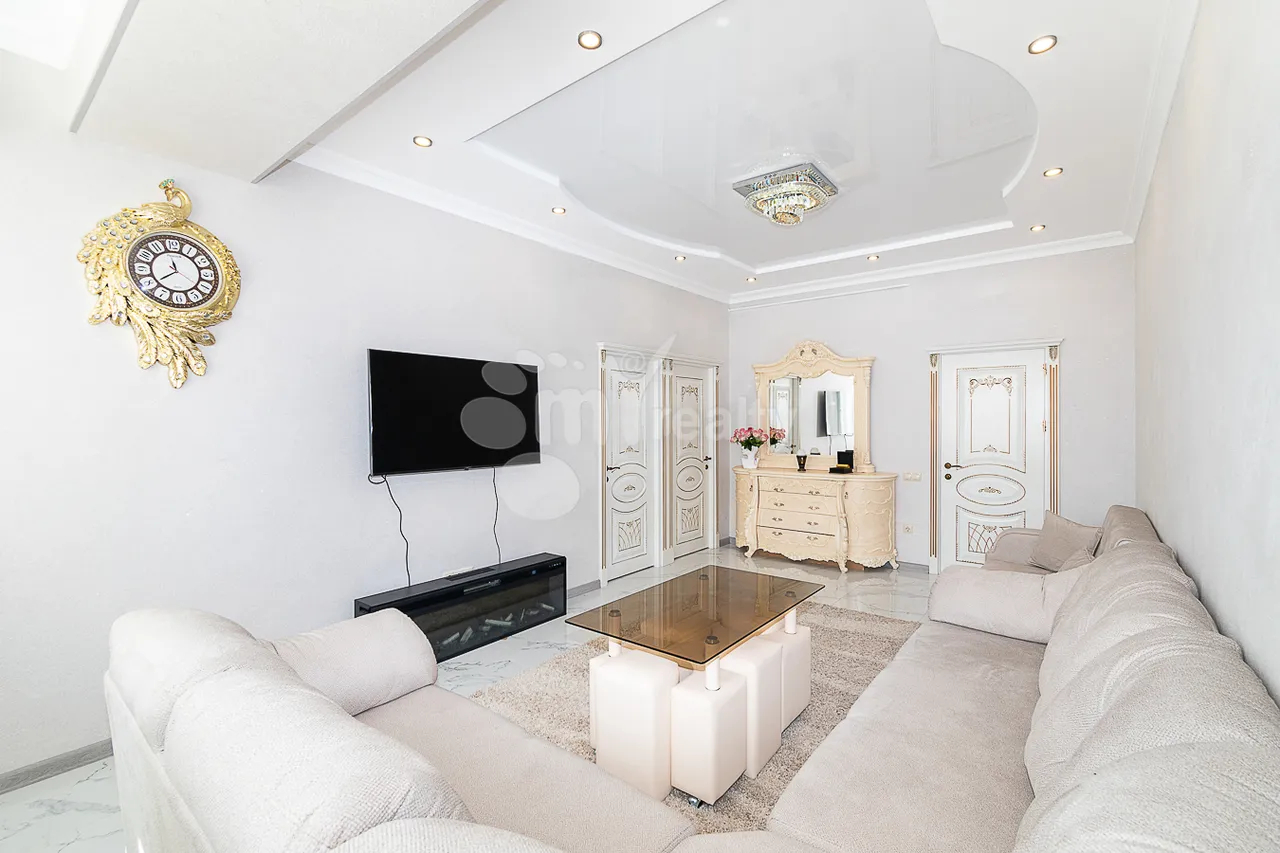 2 bedroom apartment for rent Buzand St, Center Yerevan, 159400