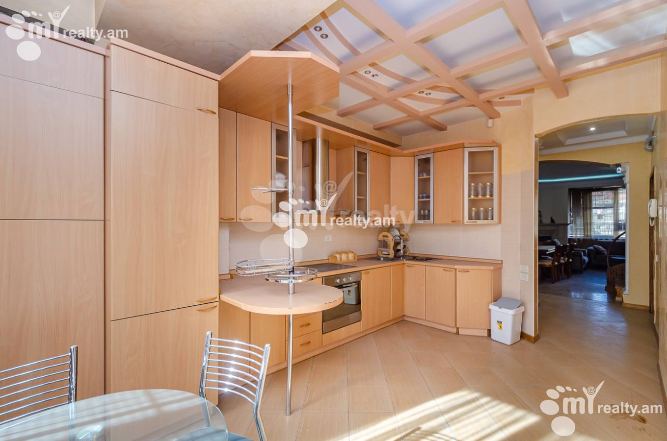 Снять 4 комнатную квартиру Закян ул, Центр Ереван, 154259