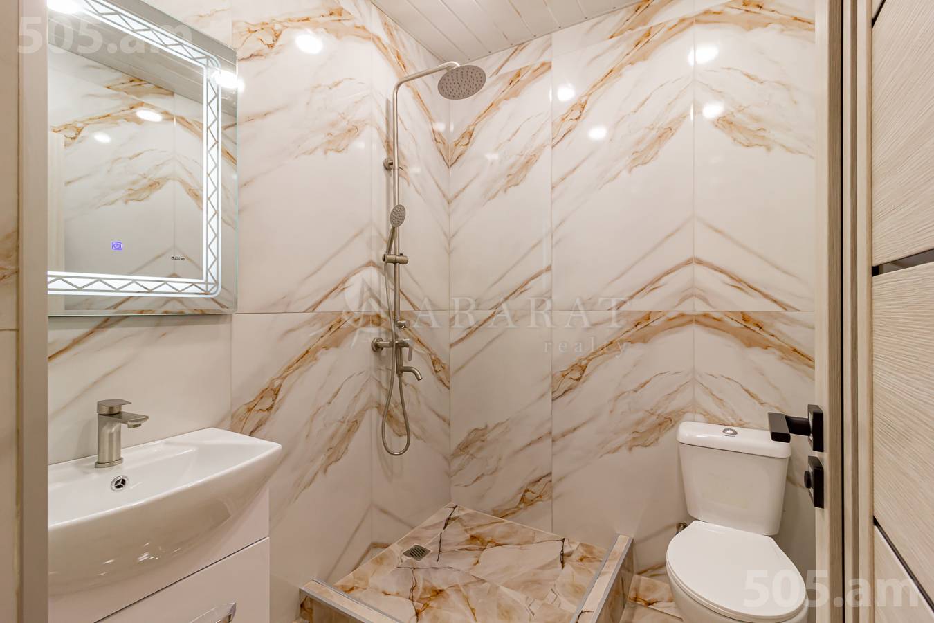 2 bedroom apartment for sale خیابان واهر. پاپازیان, عربگیر ایروان, 151392